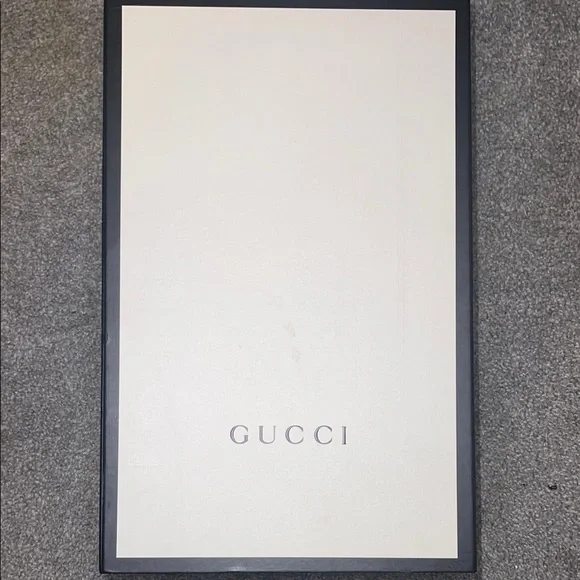 Gucci Large White and Black Purse/Gift Box - Picture 2 of 8